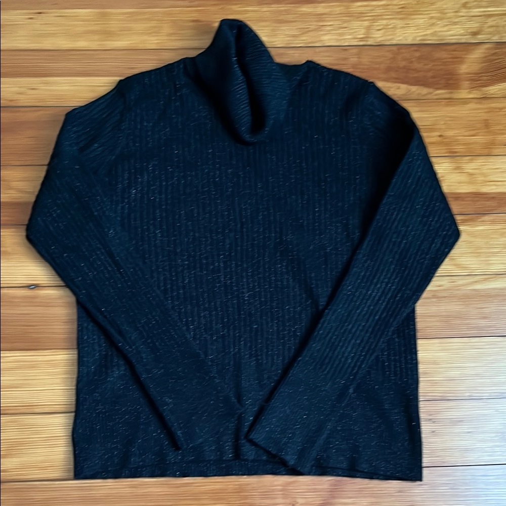 4/$25 SALE Ribbed Black Metallic Turtle Neck Vintage 90s